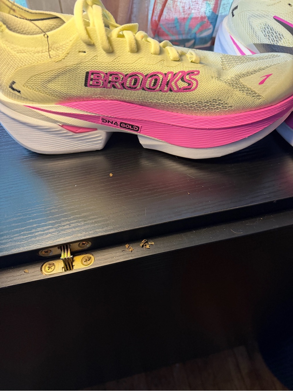 Brooks Women's Hyperion Max Running Shoe - Cream and Hot Pink - Picture 8 of 9